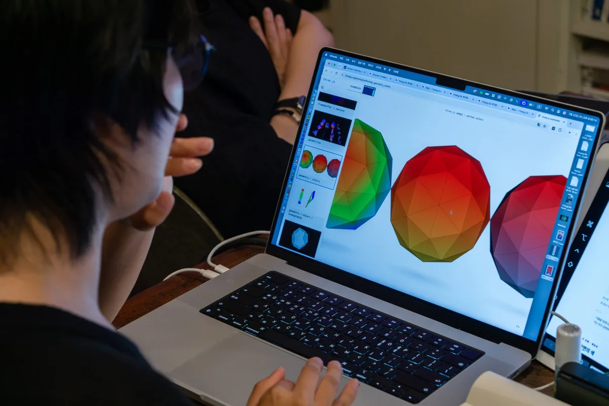 Coding in Korean &mdash; Building an Online 3D Library