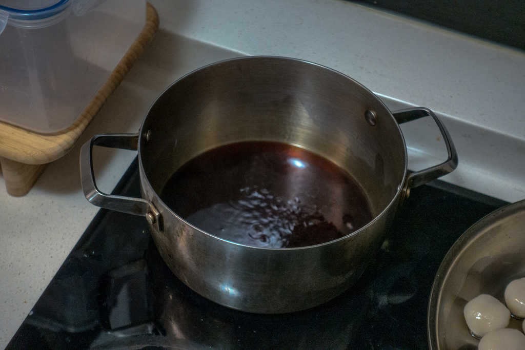 당고를 끓이는 냄비